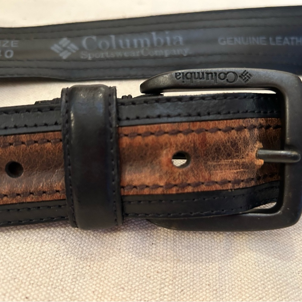 COLUMBIA All leather Mens Logo belt-two toned black & brown w/accent stitching.
